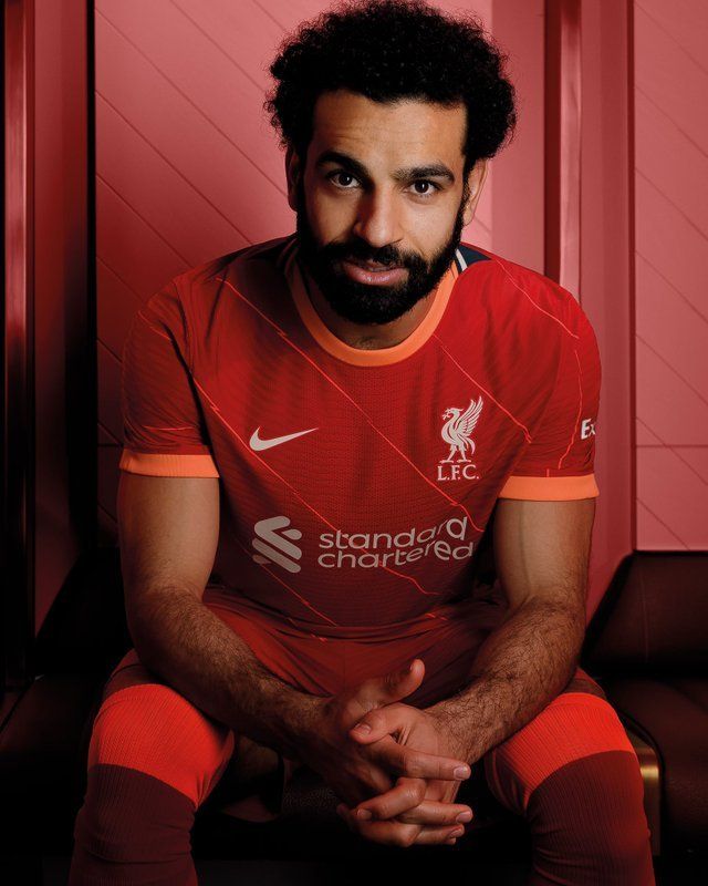 Привіт з 1964-го: Ліверпуль представив нову домашню форму - фото 460307