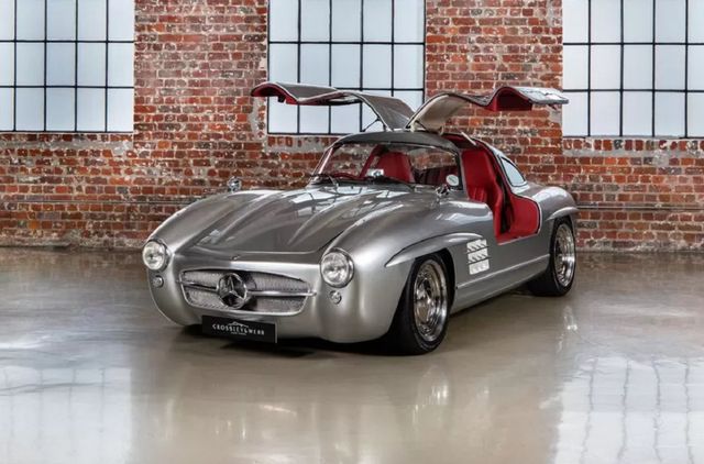 У Південній Африці продають репліку легендарного Mercedes-Benz 300 SL - фото 460452
