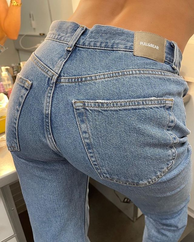 'Шикарний вид ззаду': Леся Нікітюк спокусила мережу знімком з пікантного ракурсу - фото 460697