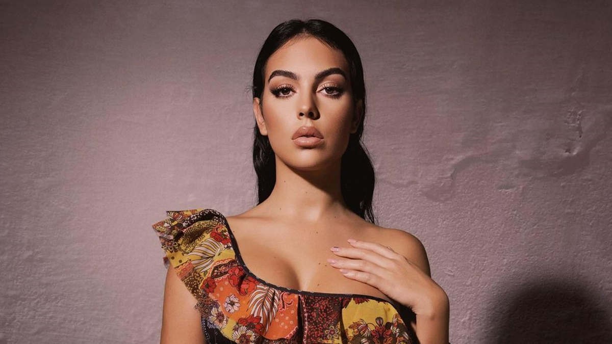 Кохана Кріштіану Роналду розбурхала шанувальників свіжим пікантним фото у купальнику