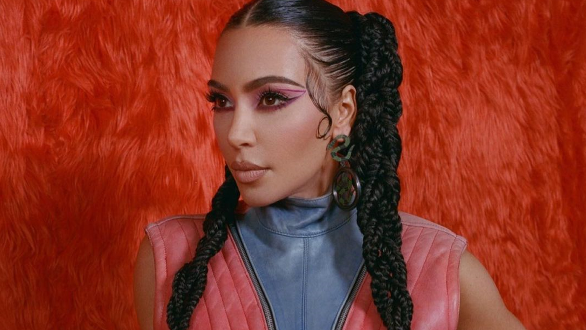 Кім Кардашян підкорила підписників незвичайною фотосесією