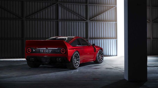 Ентузіасти оновили й модифікували легендарну Lancia 037 з 80-х: ефектні фото - фото 460911