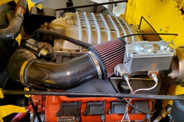 Цей шкільний автобус переобладнали і вигідно пустили з молотка - фото 460932