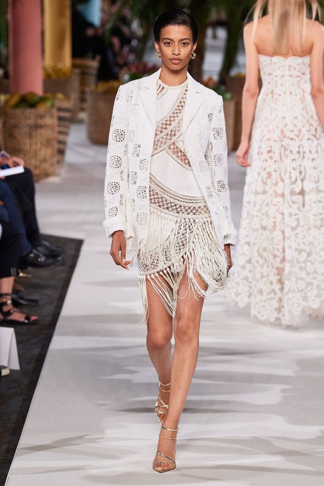 Яскраві трендові образи цього літа: від мінімалізму до бохо-спідниць - фото 460956