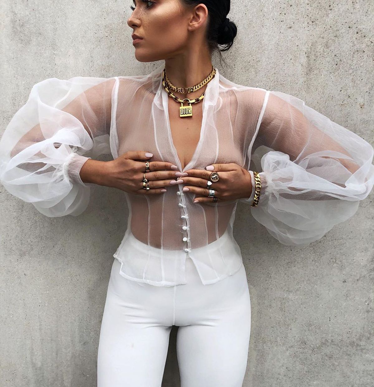 Яскраві трендові образи цього літа: від мінімалізму до бохо-спідниць