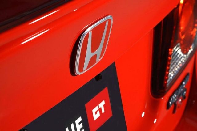 14-річний Honda Civic пустять з молотка за шалені гроші: усього випустили 300 таких авто - фото 461363