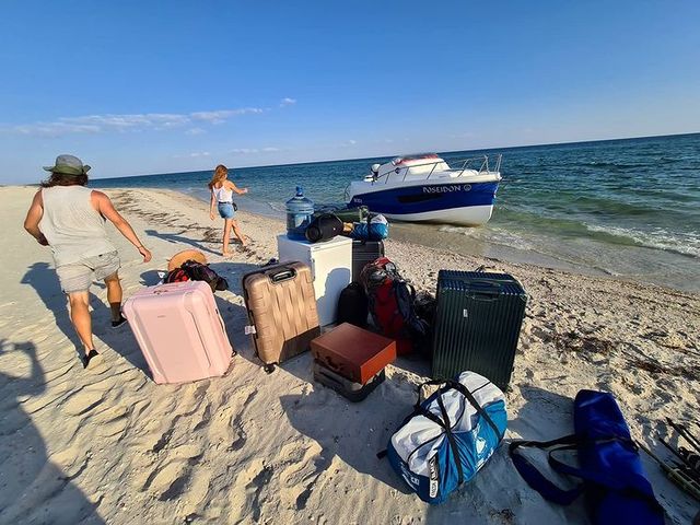 Дмитро Комаров показав атмосферні знімки з дружиною на українських Мальдівах - фото 461404