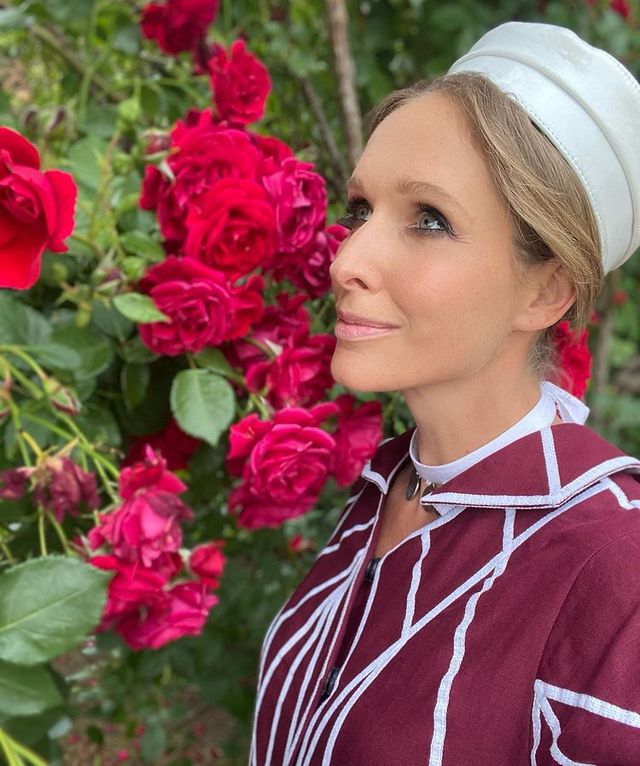 Вагітна Катя Осадча показала ефектні фото з Грузії в розкішній сукні - фото 461519