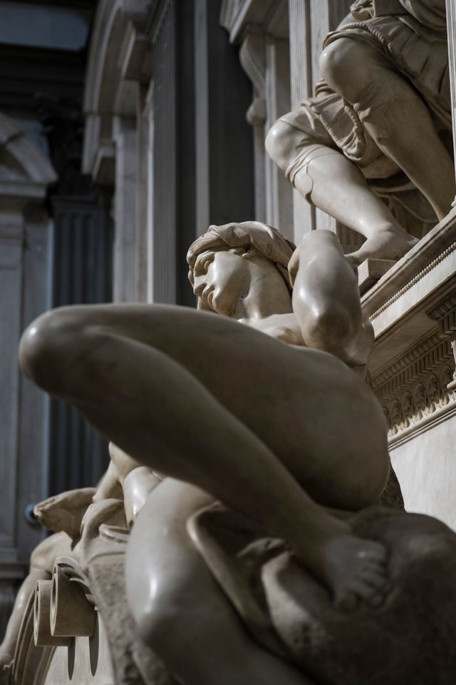 Реставратори очистили мармурову капелу Мікеланджело за допомогою бактерій - фото 461746