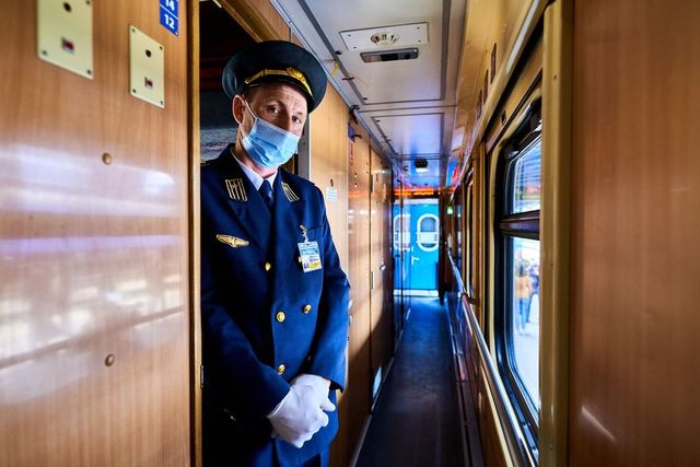 В Укрзалізниці показали, як виглядає поїзд Київ – Відень зсередини - фото 461824