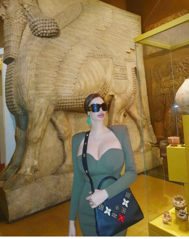 Забагато фотошопу: фото надто ідеальних людей, які шокують - фото 461861