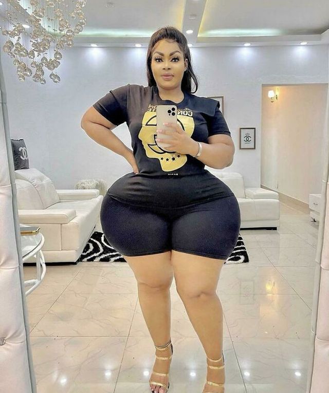 Забагато фотошопу: фото надто ідеальних людей, які шокують - фото 461882