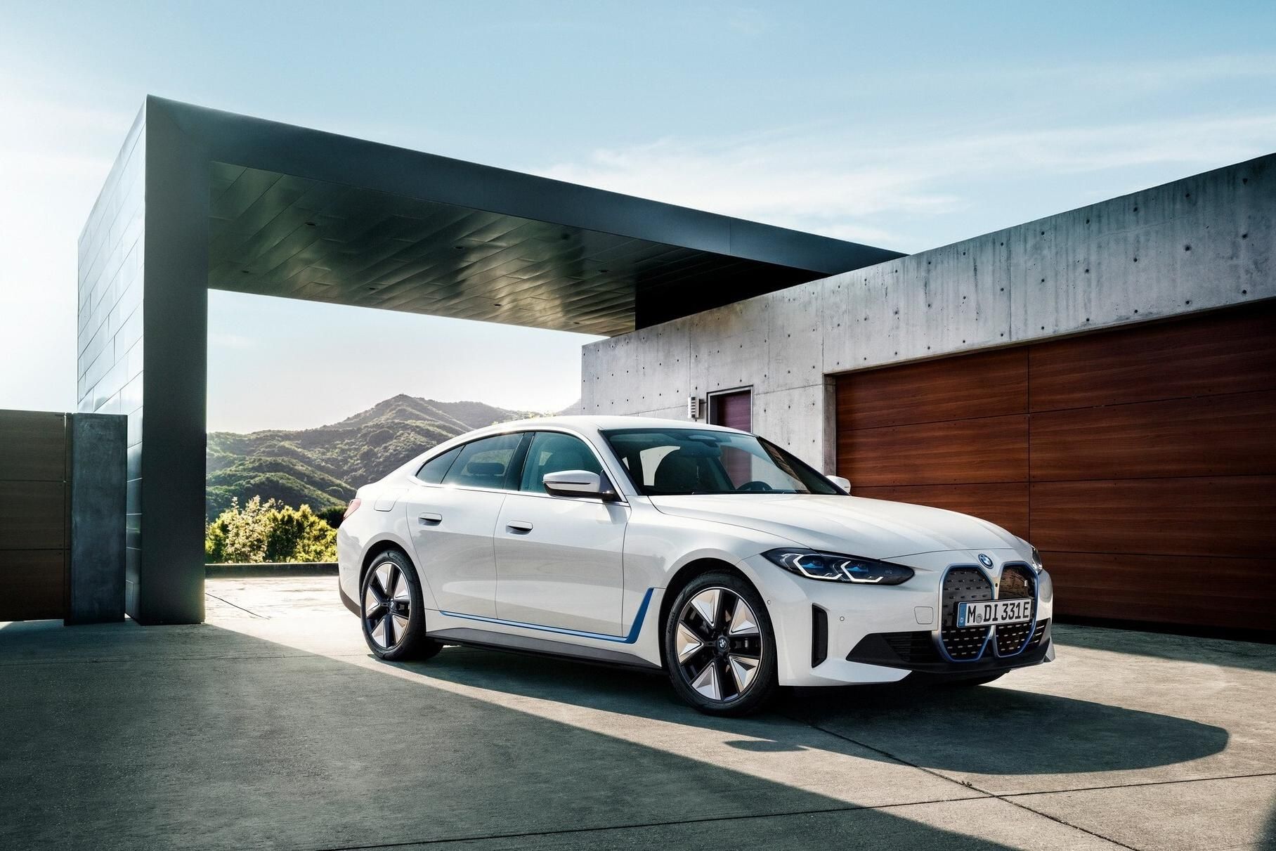 Випустять дві версії електроседана BMW i4 - фото 1