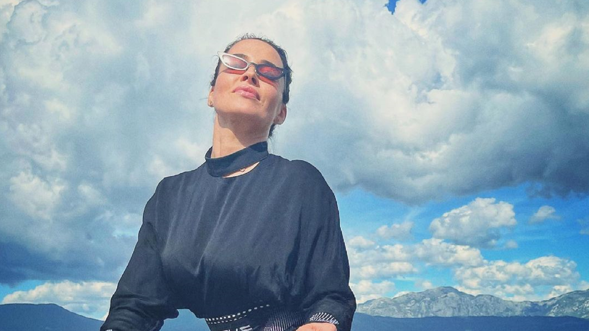 Даша Астаф'єва похизувалася спокусливою фігурою на свіжих гарячих знімках з відпочинку