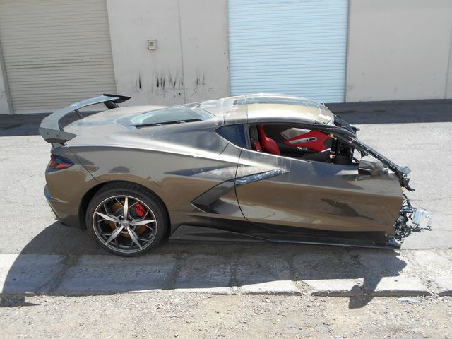 У США продають розтрощений спорткар, у якого повністю відсутня передня частина: фотофакт - фото 461949