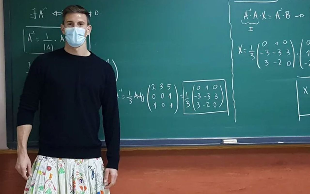 В Іспанії чоловіки-вчителі одягнули спідниці: навіщо вони це зробили