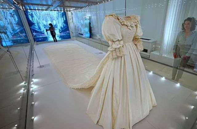 Сукня принцеси Діани- фото 462203