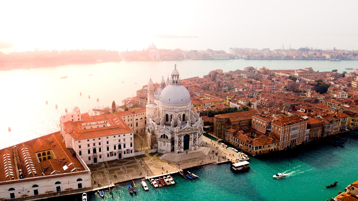 Зірки хочуть врятувати Венецію від круїзних лайнерів - фото 1