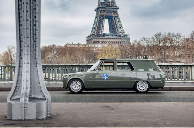 Рідкісний поліцейський універсал Alfa Romeo виставили на продаж - фото 462246