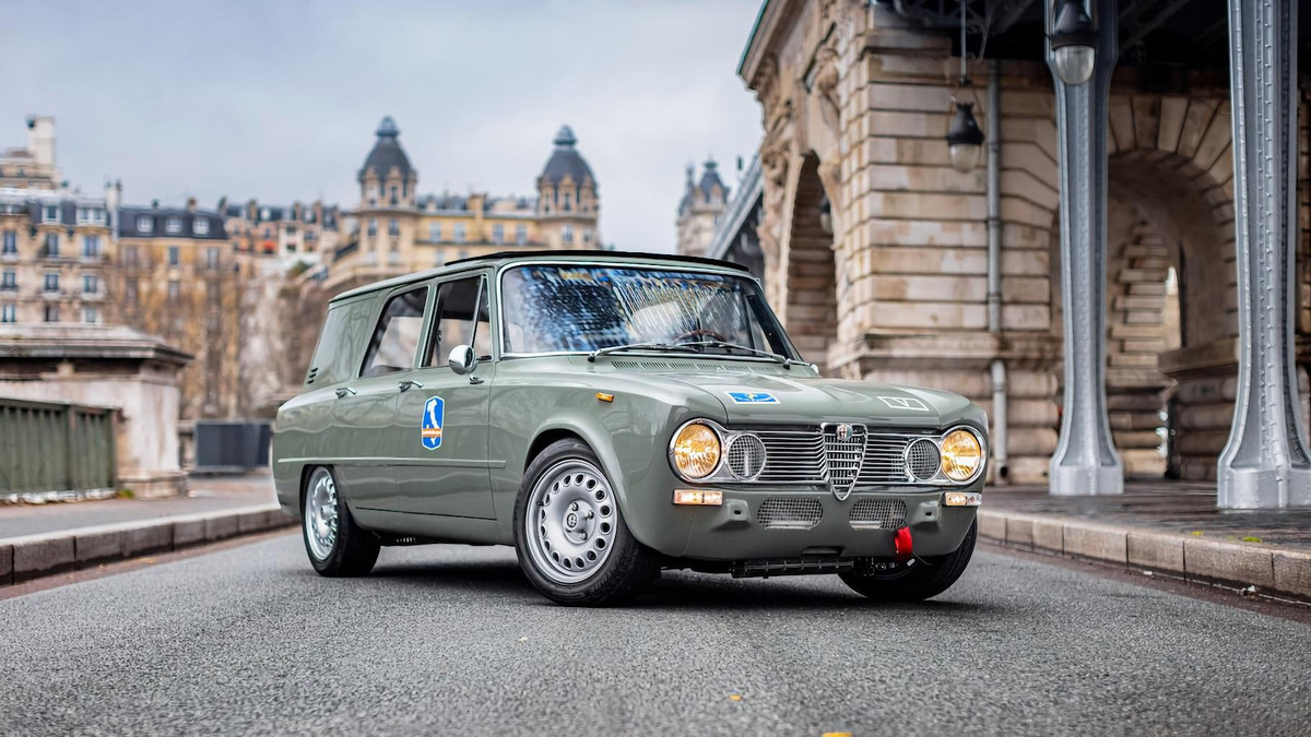 Поліцейський Alfa Romeo планують продати у французького дилера - фото 1