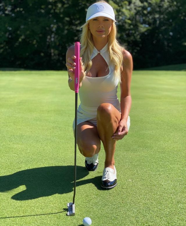 Дівчина тижня: розкута гольфістка Кеті Кірні, яка зводить з розуму гарячими фото (18+) - фото 462402