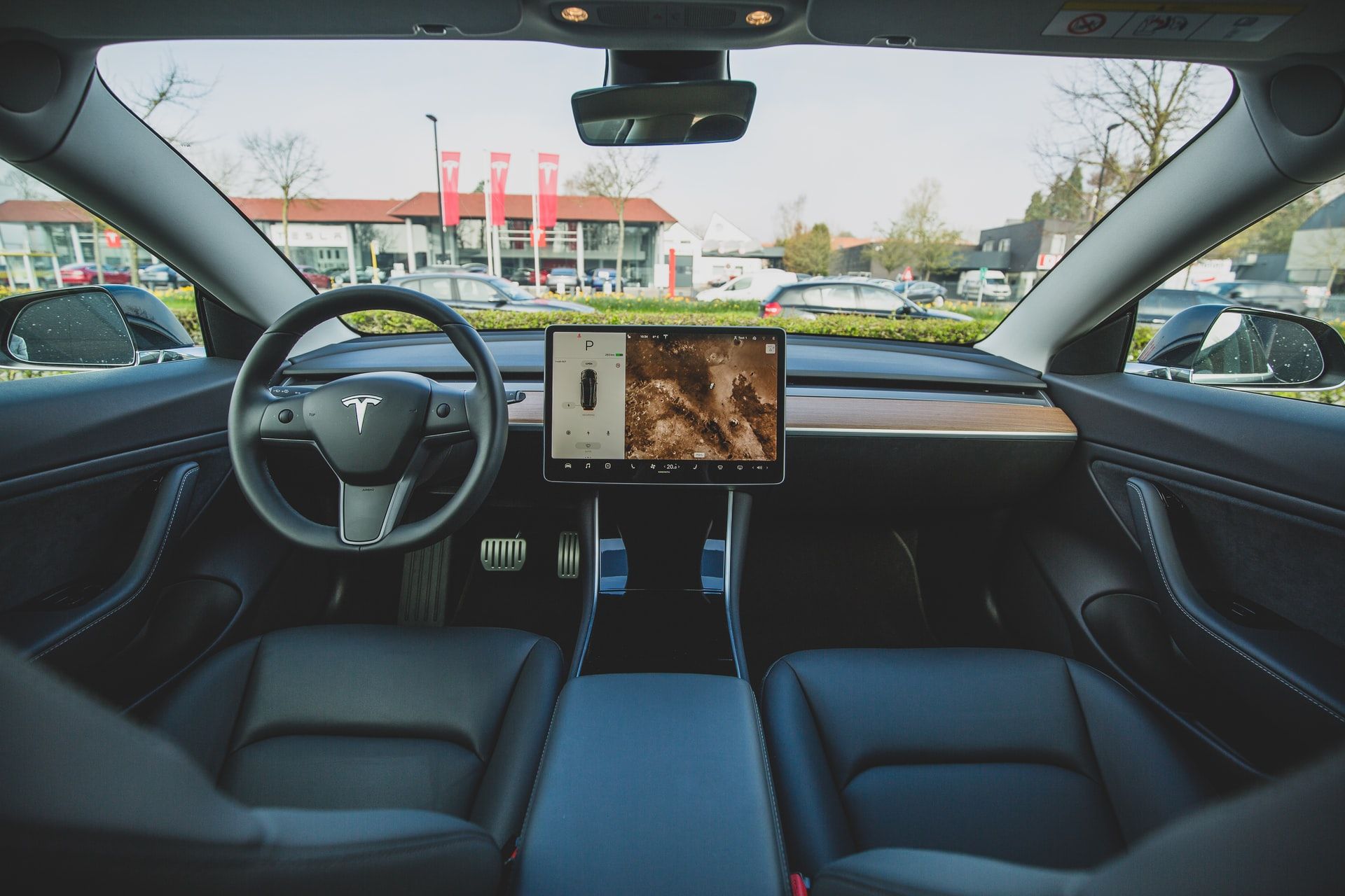 Автопілот Tesla не впорався зі світлофорами на вантажівці - фото 1