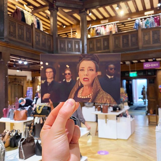 Фотограф пройшовся місцями у Лондоні, де знімали фільм Круелла: круті фото - фото 462482