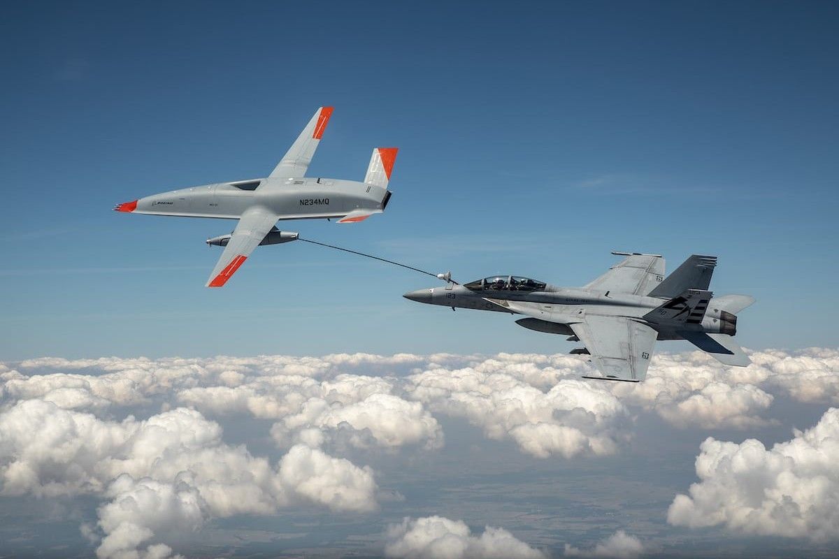Безпілотник Boeing уперше в історії провів дозаправку літака у повітрі: відео