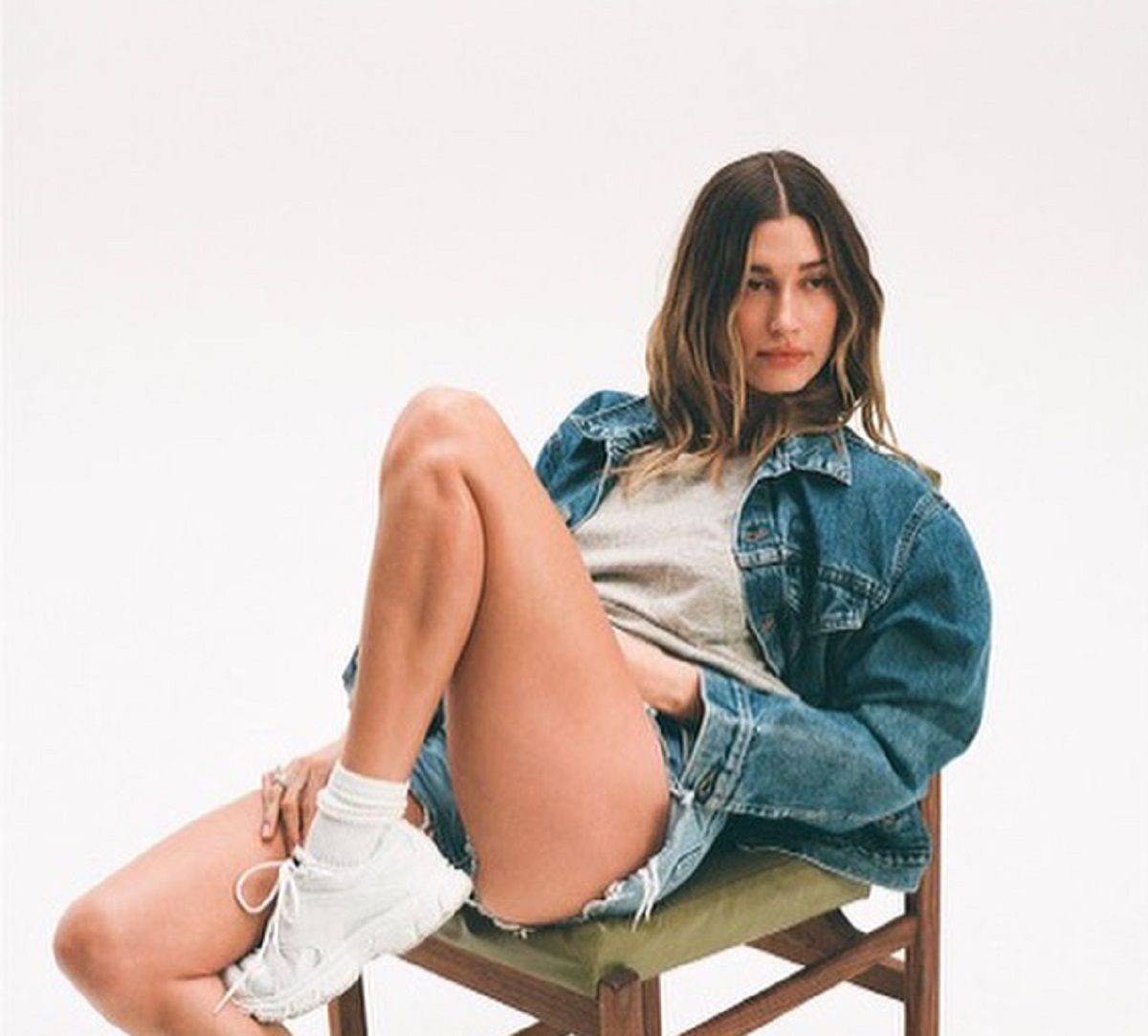 Зваблива Хейлі Бібер показала ідеальну фігуру в бікіні (18+)