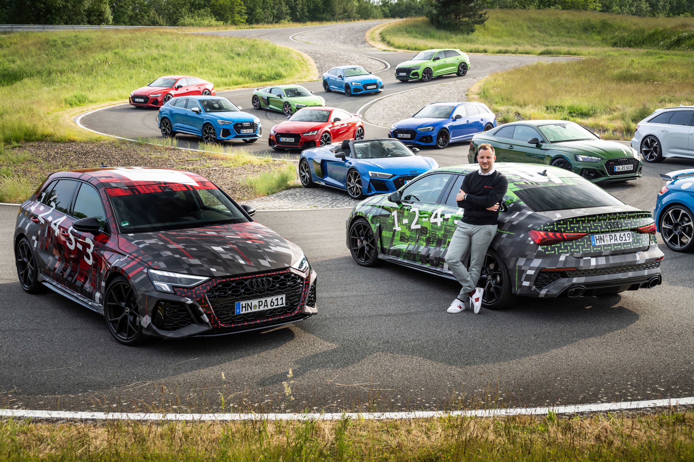 Audi RS3 отримає кілька виконань - фото 1