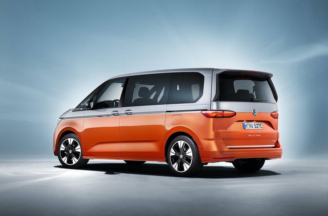 Volkswagen представив Multivan T7 з салоном-трансформером та іншими фішками - фото 462979