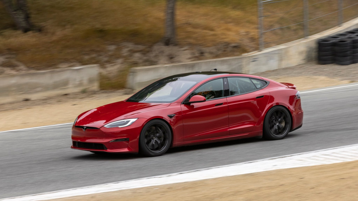 Tesla Model S Plaid коштуватиме від 131 тисячі доларів - фото 1