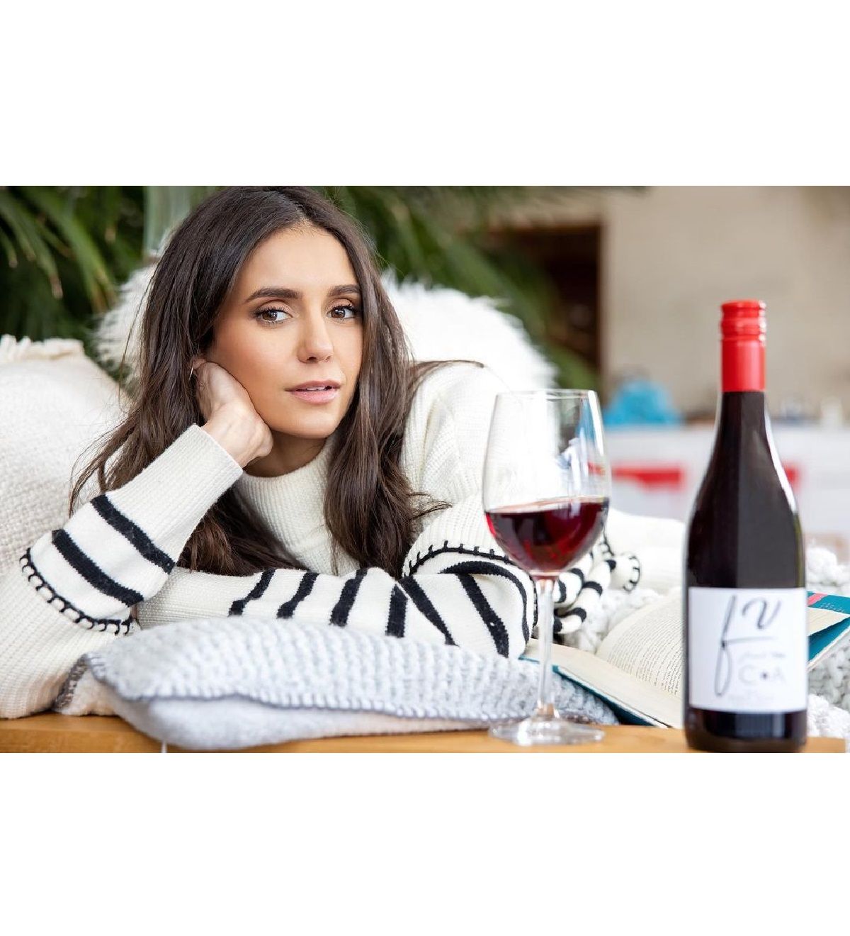 Ніна Добрев захопила ідеальною формою - фото 1