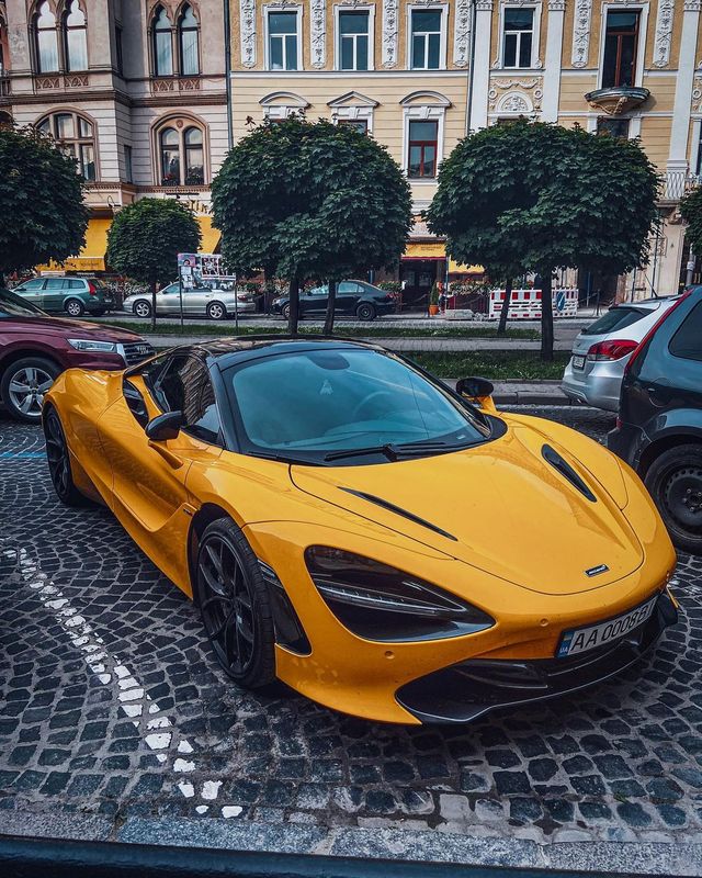 На вулицях Львова сфотографували McLaren за пів мільйона доларів - фото 463335