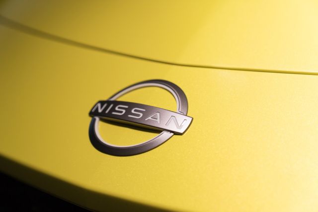 Nissan розсекретив дату прем'єри нового спорткара: дивіться фото - фото 463365