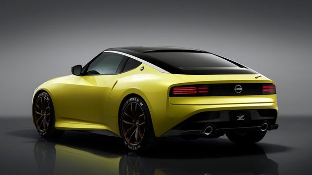 Nissan розсекретив дату прем'єри нового спорткара: дивіться фото - фото 463367