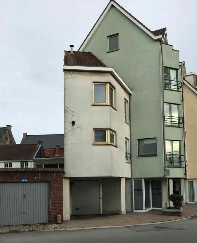 Настільки погано, що аж добре: дивні будинки у Бельгії, які змушують затримати погляд - фото 463441