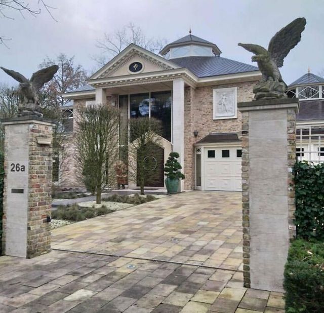 Настільки погано, що аж добре: дивні будинки у Бельгії, які змушують затримати погляд - фото 463442