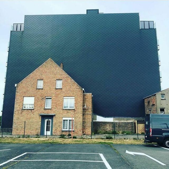 Настільки погано, що аж добре: дивні будинки у Бельгії, які змушують затримати погляд - фото 463444