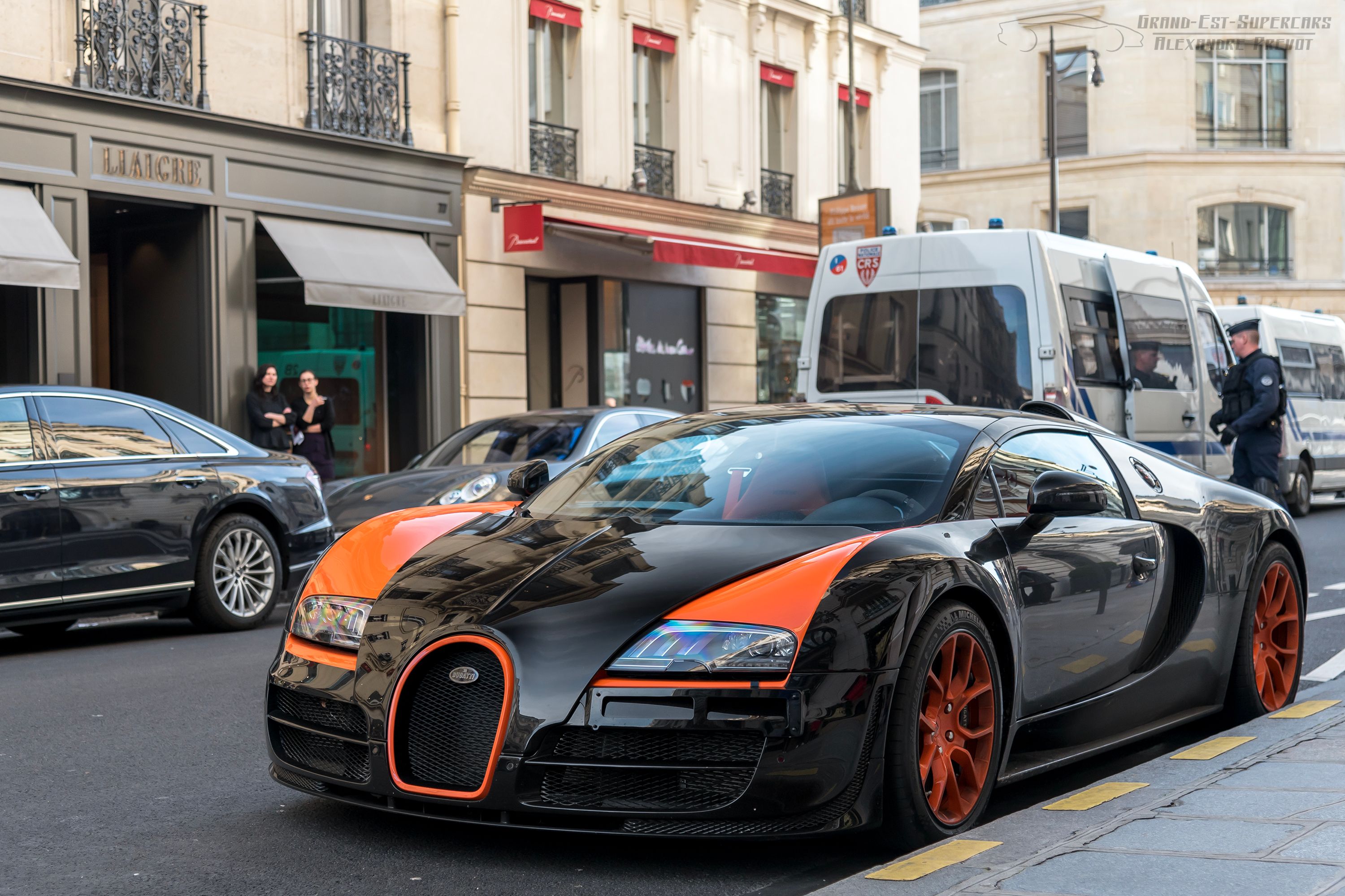 Вулицями Києва проїхався Bugatti Veyron за 2,5 мільйона доларів: відео