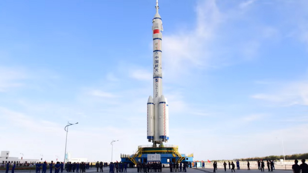 Ракета-носій "Чанчжен-2F" - фото 1
