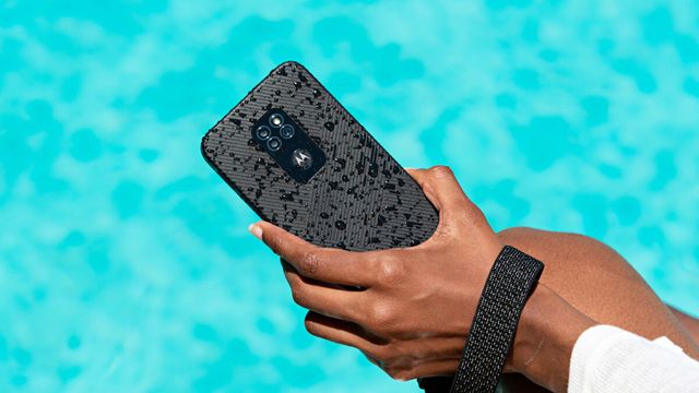 Представлено Motorola Defy (2021): надміцний смартфон з незвичайним корпусом - фото 463797