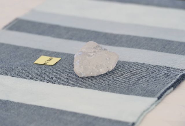 У Ботсвані знайшли один з найбільших алмазів у світі: фотофакт - фото 463877