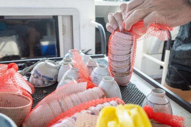 Біля берегів Сінгапуру знайшли два затонулих судна з унікальними скарбами - фото 463916