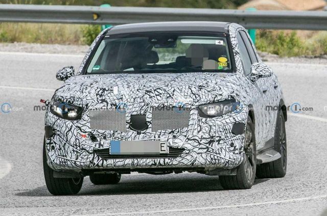 Гібридний Mercedes-Benz GLC нового покоління зняли під час тестів: фото - фото 464312