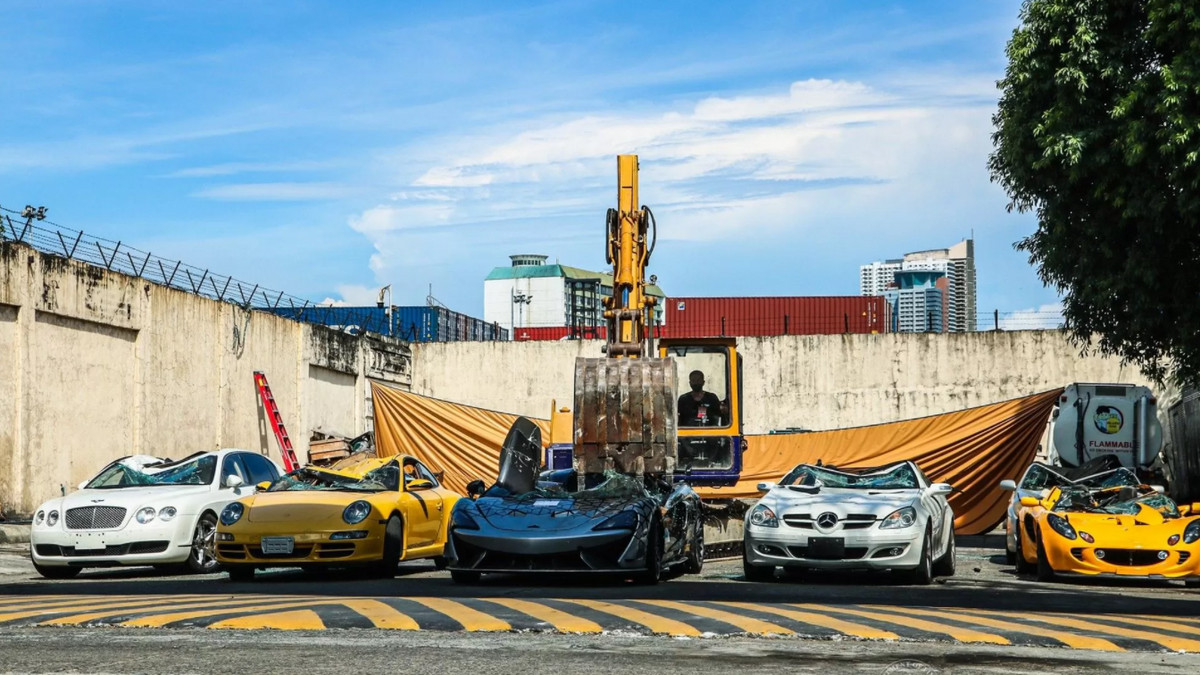 Уряд Філіппін знищив чергову партію розкішних автомобілів: дивіться відео - фото 1