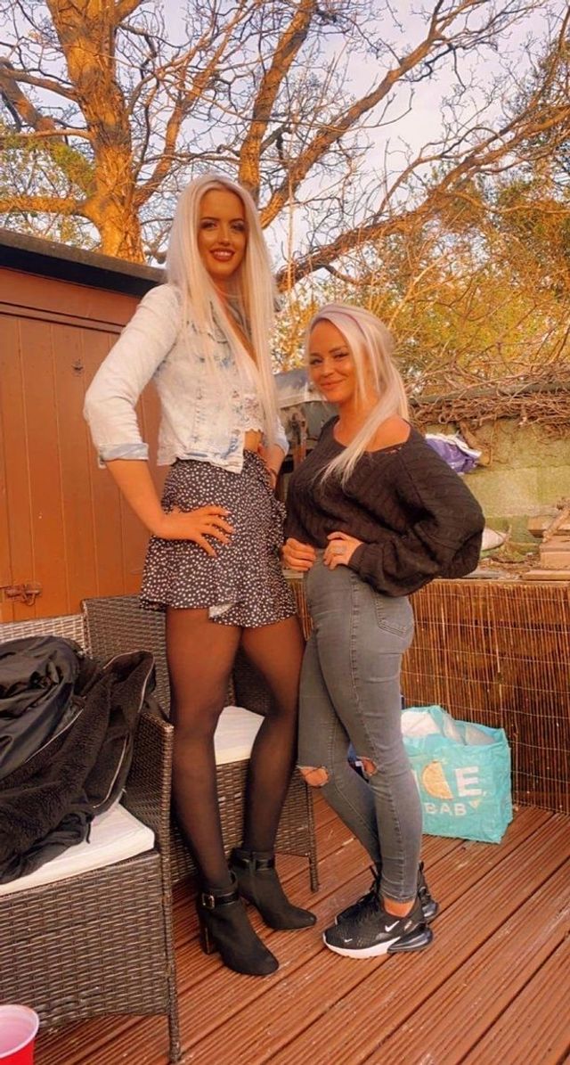 Дівчина стала зіркою соцмереж через занадто високий зріст - фото 464487