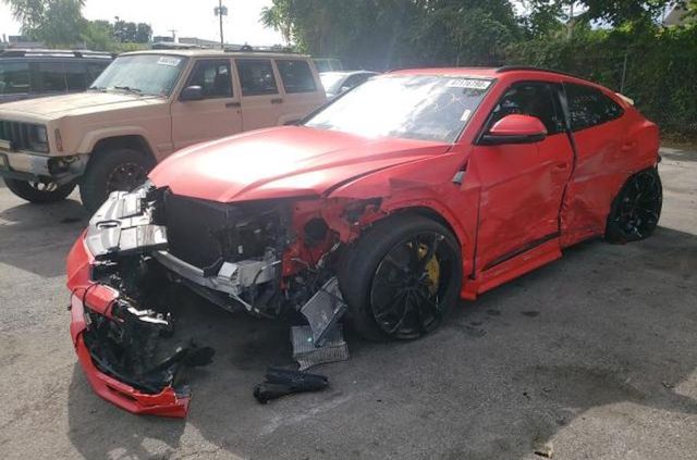 Купити можна, а їздити – ні: у мережі продають Lamborghini Urus за 850 доларів - фото 464528