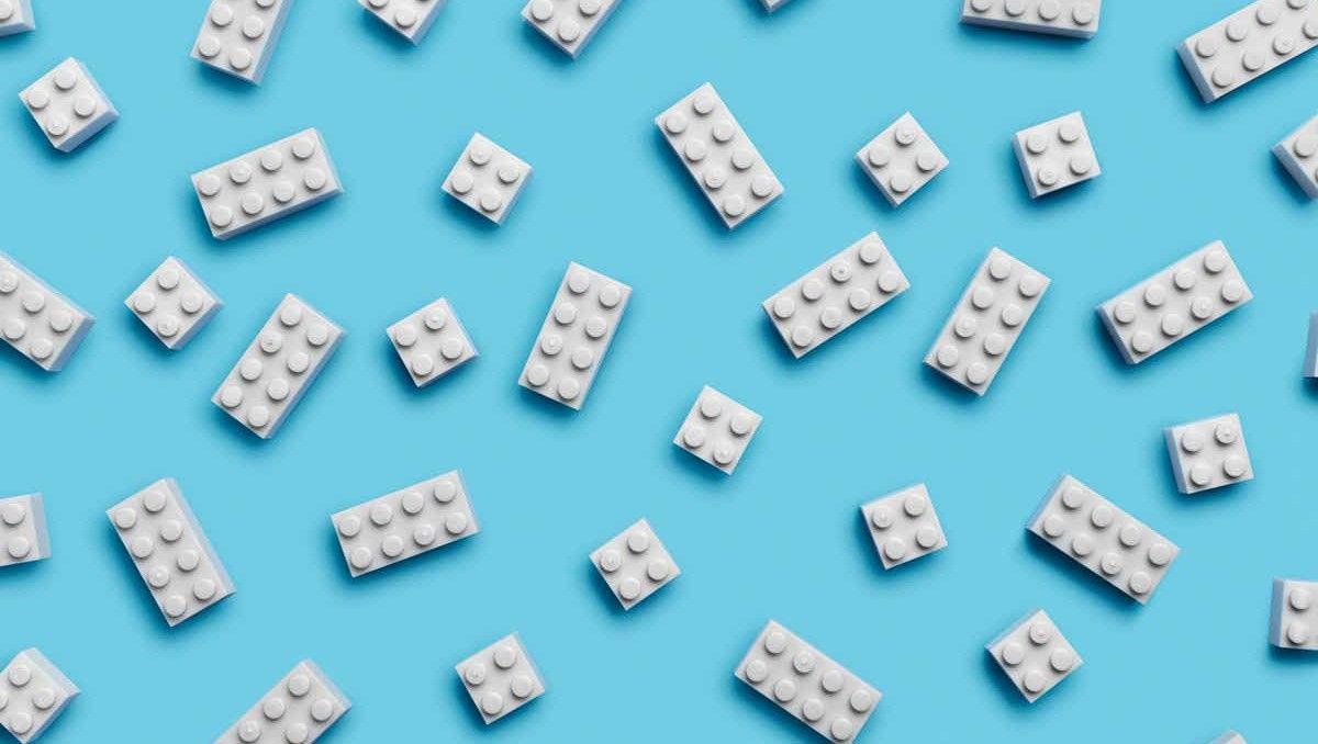 У Lego створили перший конструктор з перероблених пластикових пляшок