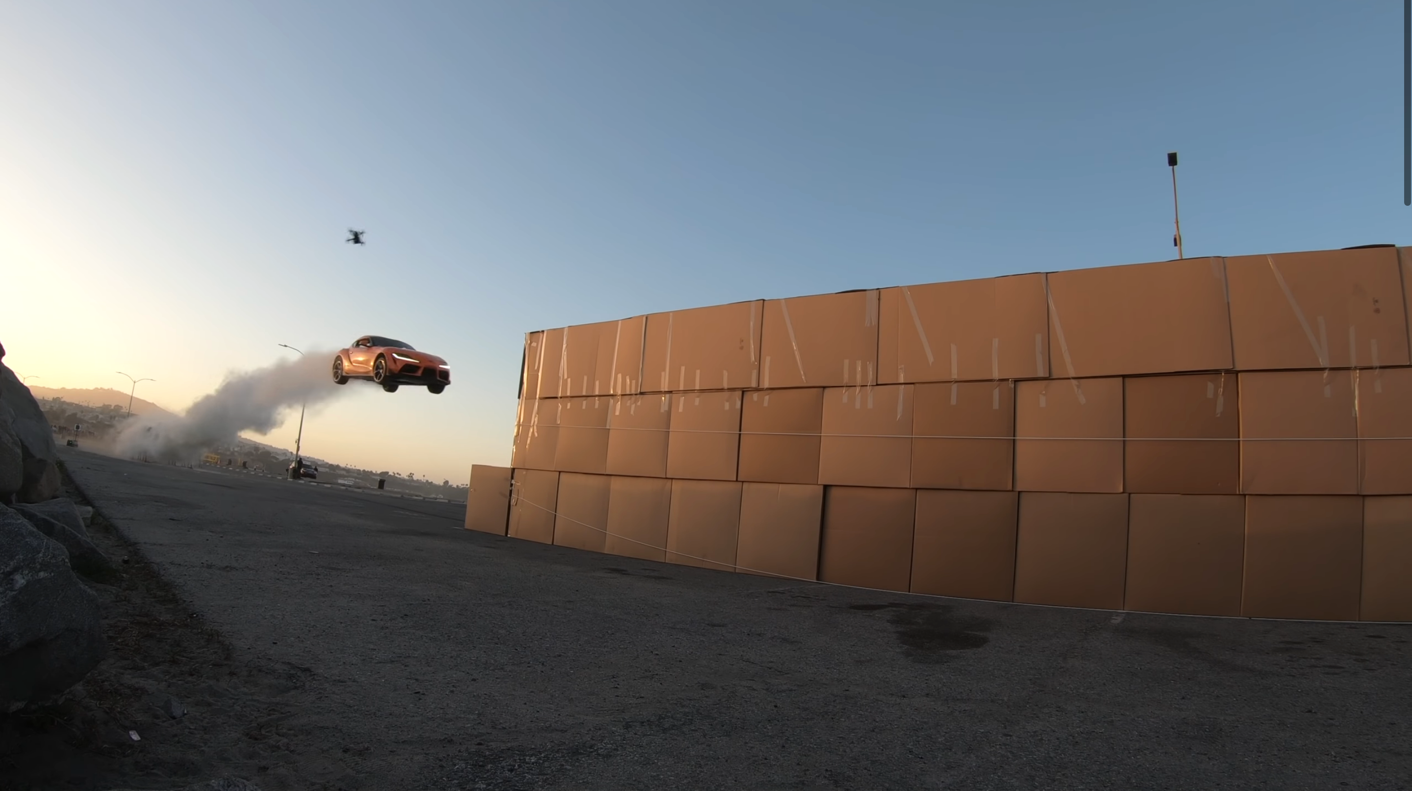 Toyota Supra пролетіла приблизно 30 метрів - фото 1